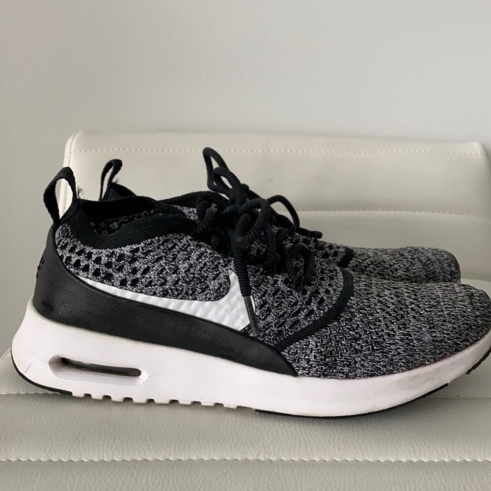 Nike Size 8 Female Running Shoes